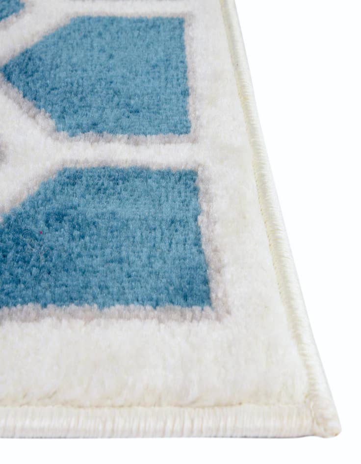 Detail image of 2' x 6' 9 Sydney Runner Rug