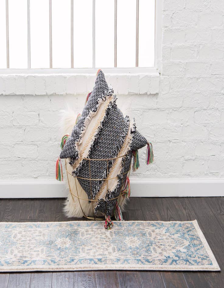 Detail image of 2' x 6' Vienna Runner Rug