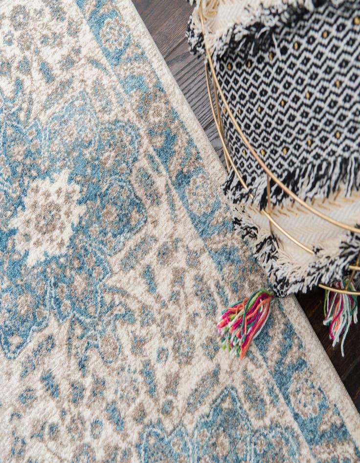 Detail image of 2' x 6' Vienna Runner Rug