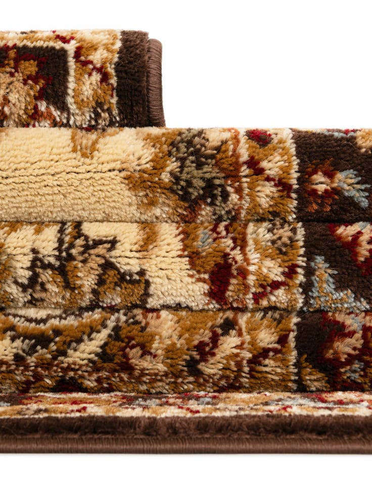 Detail image of 4' x 4' Classic Agra Square Rug