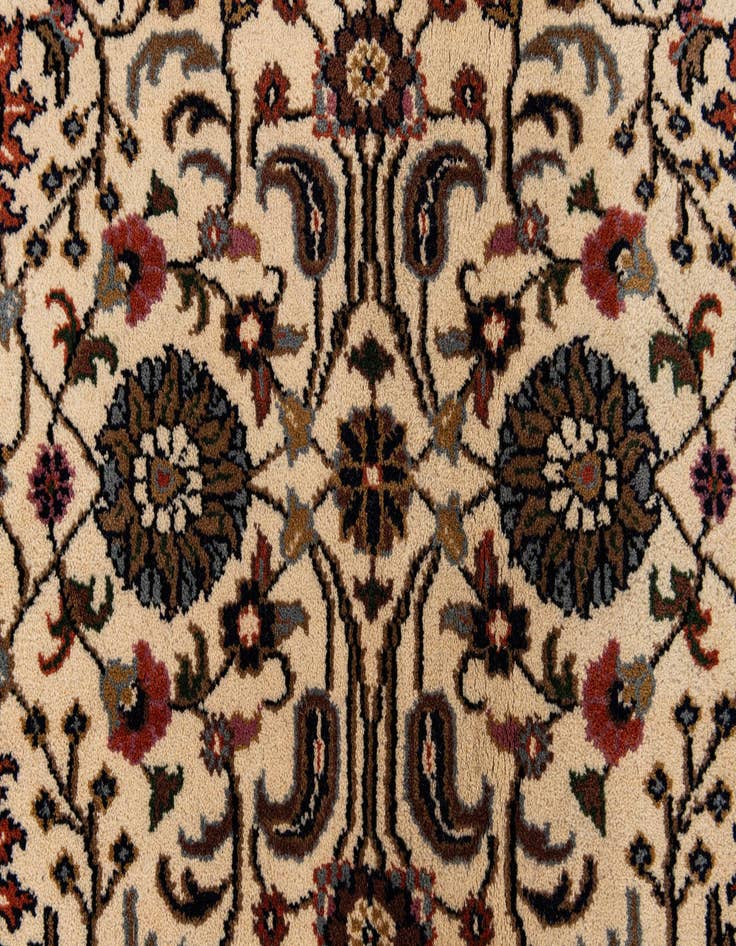Detail image of 9' 11 x 10' 2  Hand Knotted Farahan Wool Square Rug