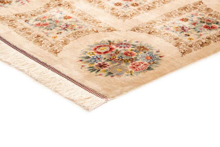 9' 9 x 9' 9 Ghom Silk Deluxe Square Rug