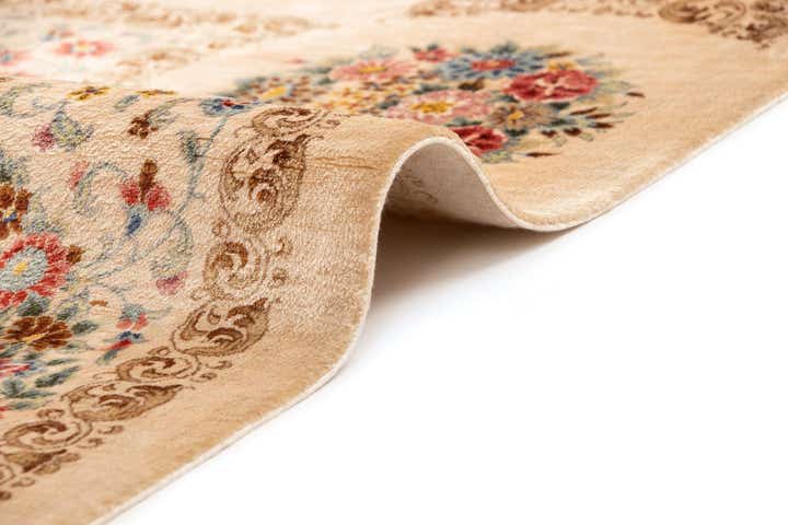 9' 9 x 9' 9 Ghom Silk Deluxe Square Rug