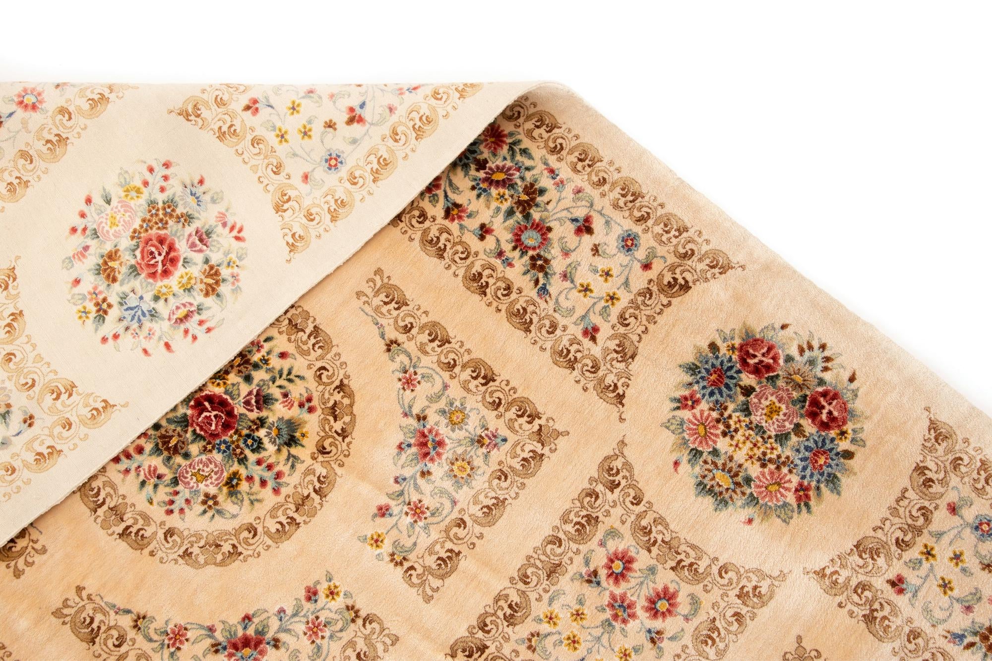 9' 9 x 9' 9 Ghom Silk Deluxe Square Rug