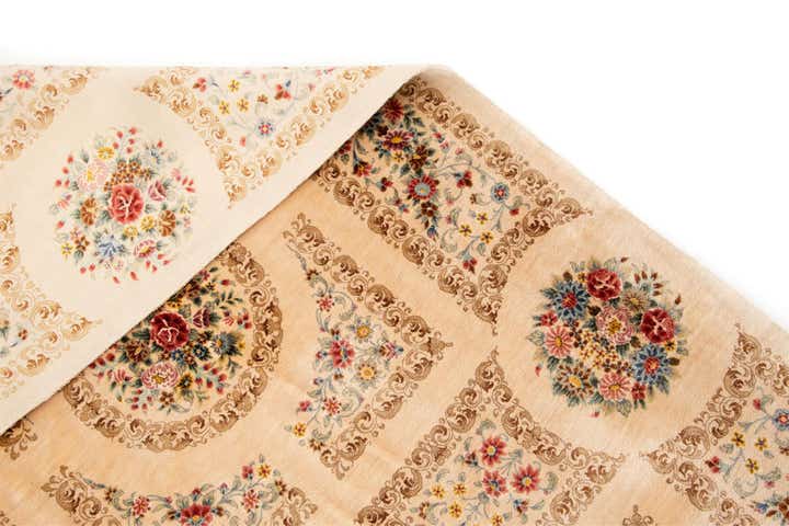 9' 9 x 9' 9 Ghom Silk Deluxe Square Rug