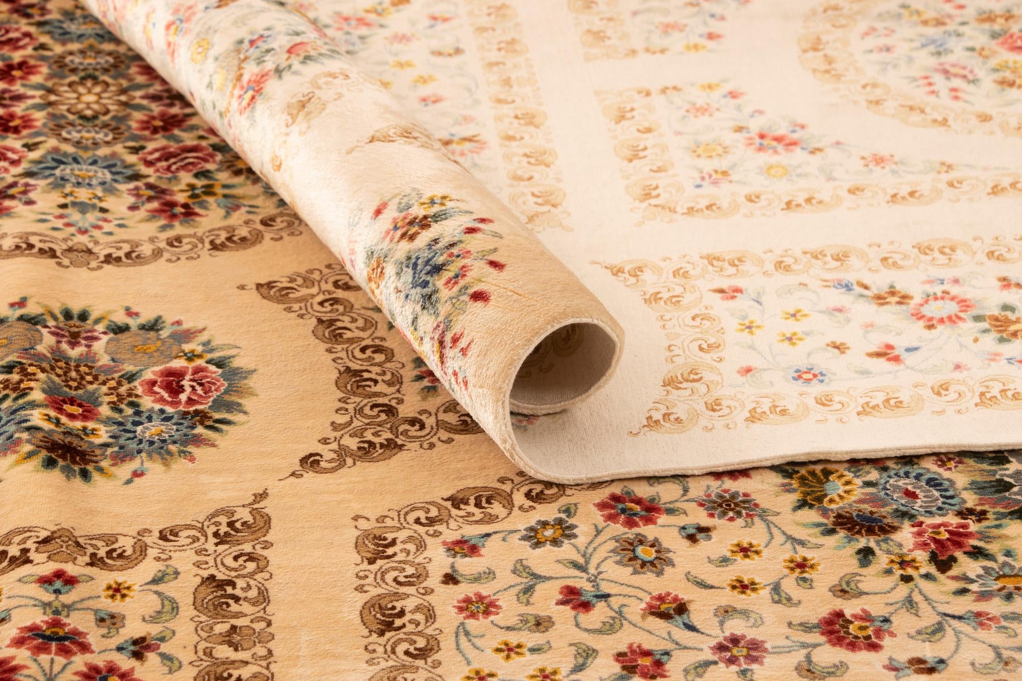 9' 9 x 9' 9 Ghom Silk Deluxe Square Rug