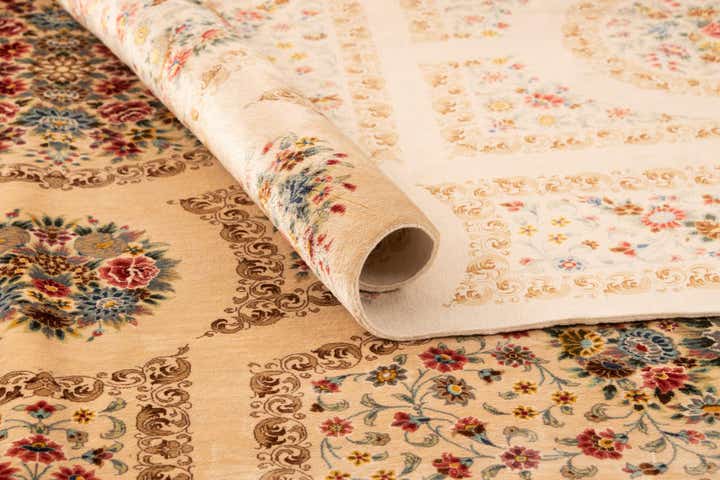 9' 9 x 9' 9 Ghom Silk Deluxe Square Rug
