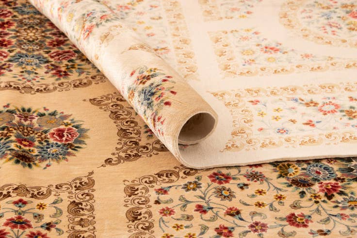 Detail image of 9' 9 x 9' 9 Ghom Silk Deluxe Square Rug