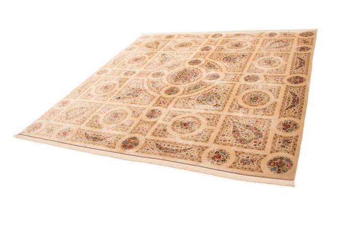 Detail image of 9' 9 x 9' 9 Ghom Silk Deluxe Square Rug