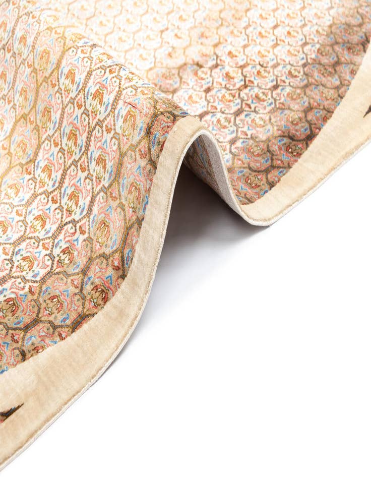 Detail image of 6' 8 x 6' 8 Ghom Silk Square Rug