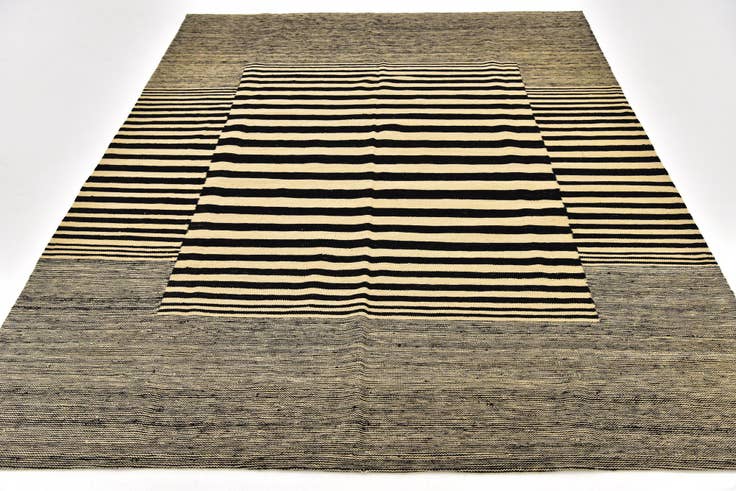 Detail image of 6' x 7' 6 Hand Woven Kilim Modern Wool Square Rug
