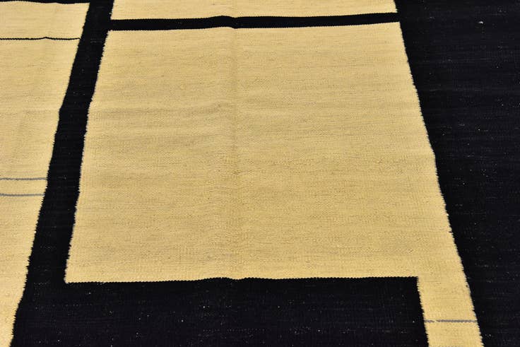 Detail image of 6' x 7' Hand Woven Kilim Modern Wool Square Rug