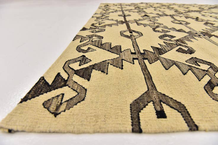 Detail image of 6' 4 x 7' 6 Hand Woven Kilim Modern Wool Square Rug