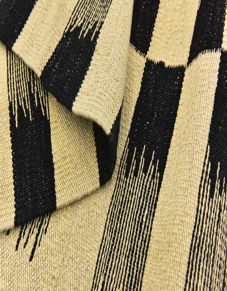 Detail image of 6' 2 x 7' 7  Hand Woven Kilim Modern Wool Square Rug