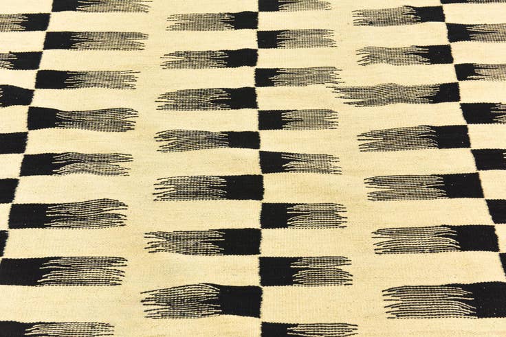 Detail image of 6' x 7' Hand Woven Kilim Modern Wool Square Rug