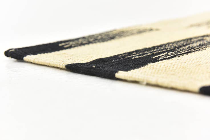 Detail image of 6' x 7' Hand Woven Kilim Modern Wool Square Rug