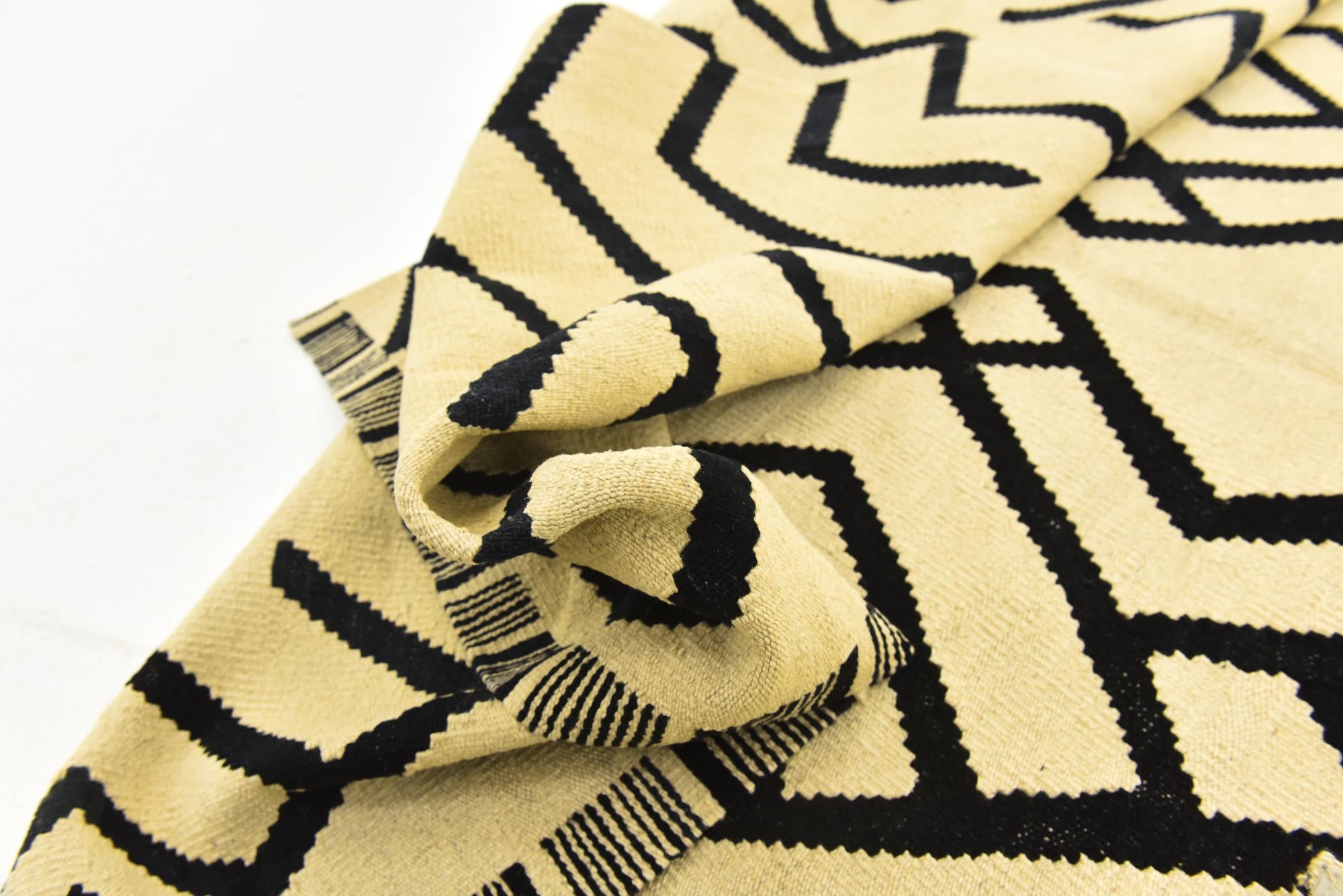 6' x 7' 4 Hand Woven Kilim Modern Wool Square Rug