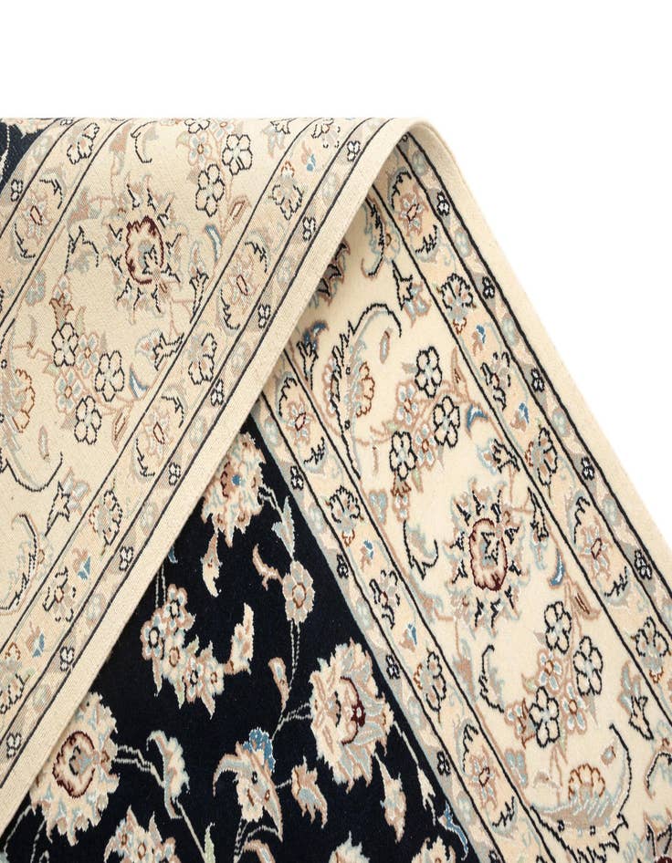 Detail image of 6' 6 x 6' 11 Nain Square Rug