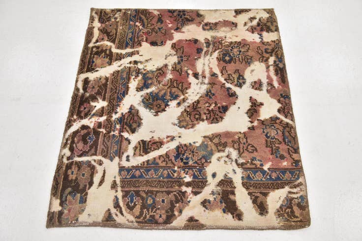 Detail image of 3' 3 x 3' 9 Hand Knotted Ultra Vintage Persian Wool Square Rug