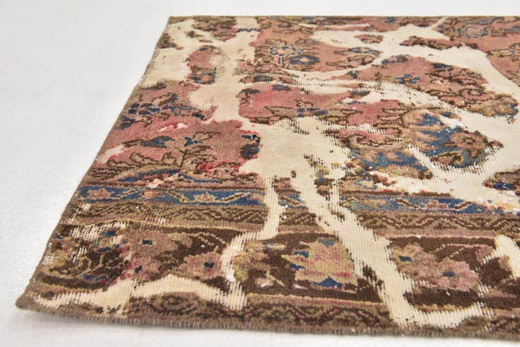 Detail image of 3' 3 x 3' 9 Hand Knotted Ultra Vintage Persian Wool Square Rug