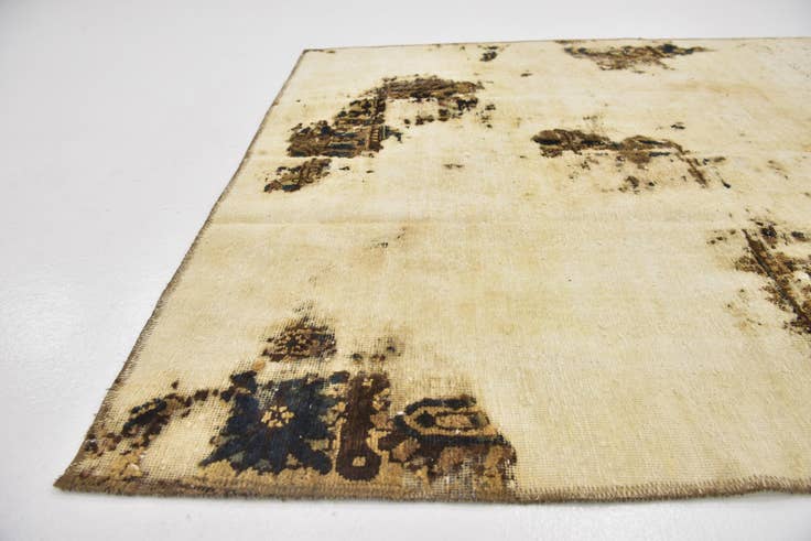 Detail image of 4' 9 x 5' 6 Hand Knotted Ultra Vintage Persian Wool Square Rug