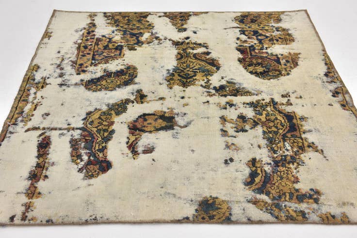 Detail image of 4' 9 x 4' 10 Hand Knotted Ultra Vintage Persian Wool Square Rug