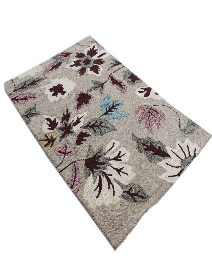 Detail image of 4' x 6' Agra Rug