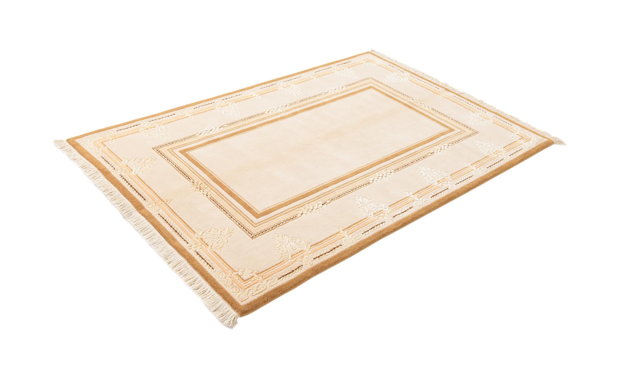 3' 11 x 5' 11 Hand Knotted Darya Wool Rug