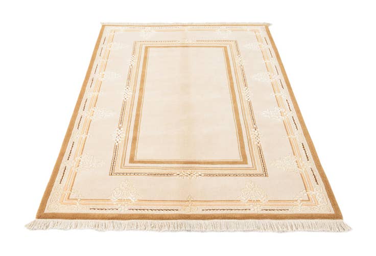 Detail image of 3' 11 x 5' 11 Hand Knotted Darya Wool Rug