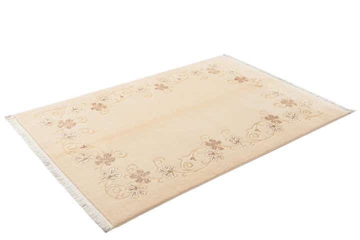 3' 11 x 5' 10 Hand Knotted Darya Wool Rug