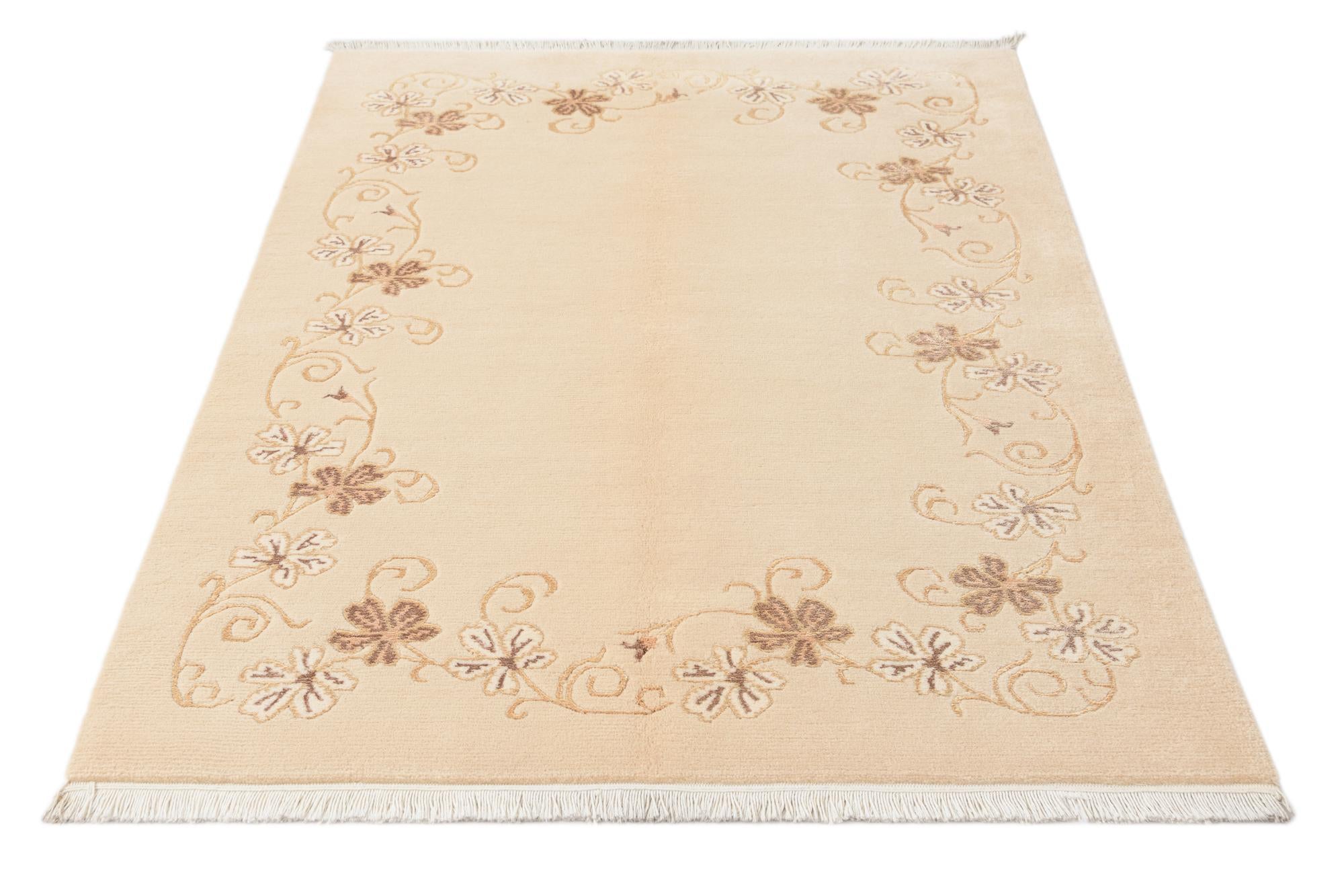 3' 11 x 5' 10 Hand Knotted Darya Wool Rug