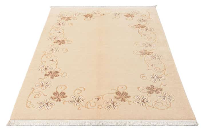 3' 11 x 5' 10 Hand Knotted Darya Wool Rug