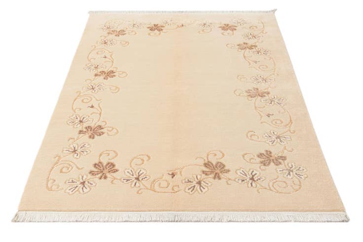Detail image of 3' 11 x 5' 10 Hand Knotted Darya Wool Rug