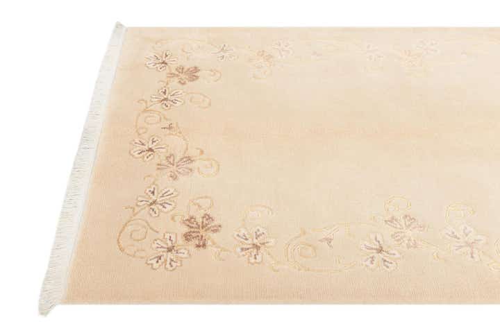 3' 11 x 5' 10 Hand Knotted Darya Wool Rug
