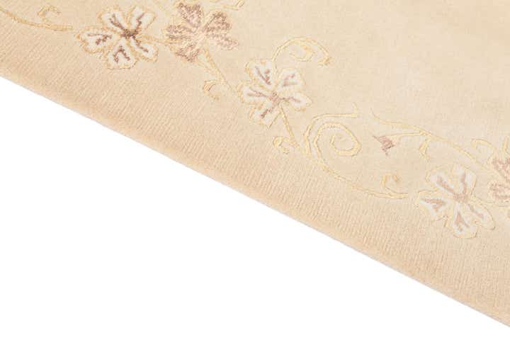 3' 11 x 5' 10 Hand Knotted Darya Wool Rug