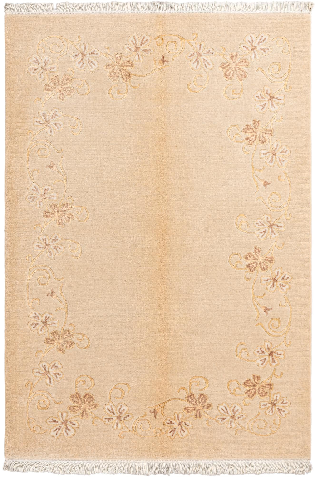 3' 11 x 5' 10 Hand Knotted Darya Wool Rug