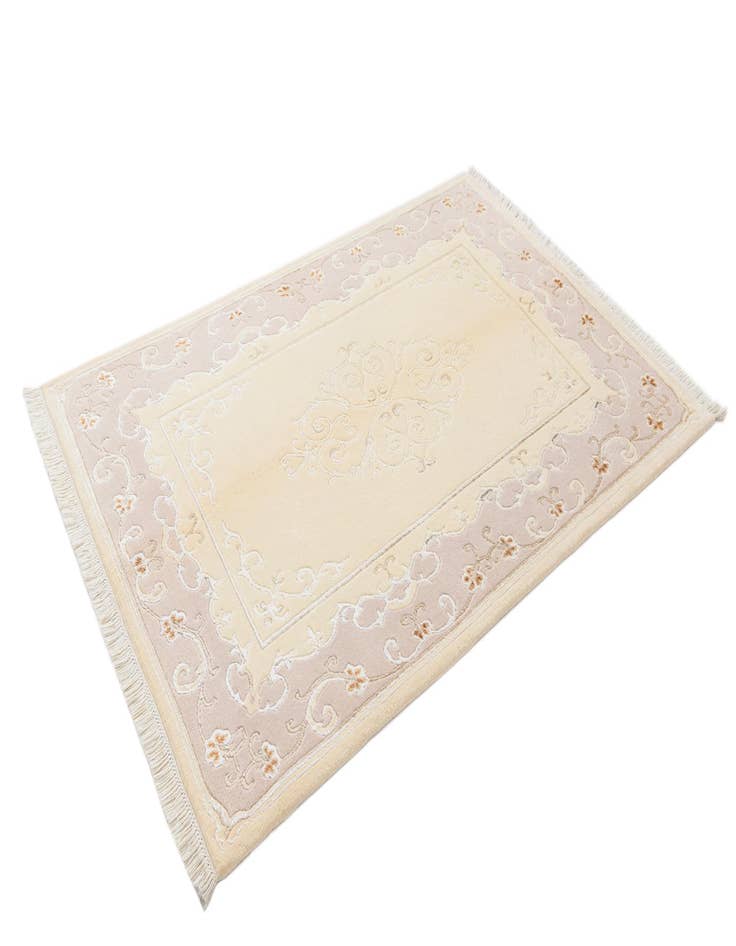 Detail image of 3' 11 x 5' 11  Hand Knotted Darya Wool Rug