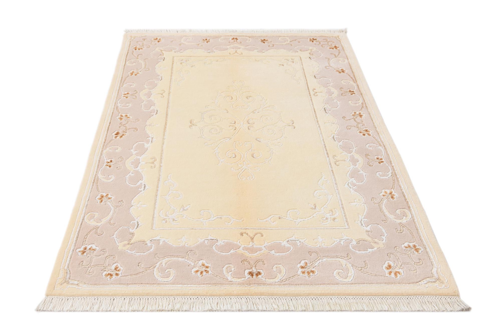3' 11 x 5' 11 Hand Knotted Darya Wool Rug