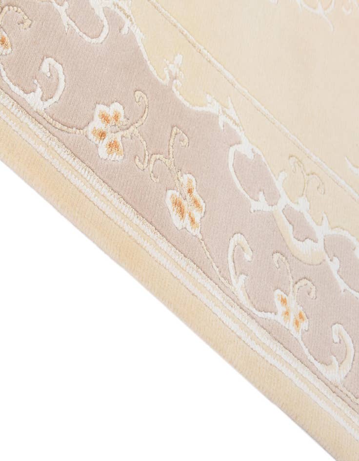 Detail image of 3' 11 x 5' 11  Hand Knotted Darya Wool Rug