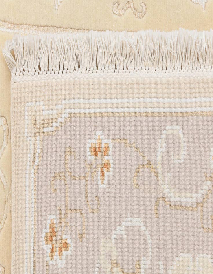 Detail image of 3' 11 x 5' 11  Hand Knotted Darya Wool Rug