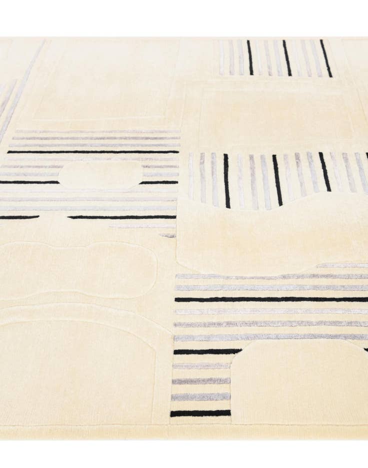 Detail image of 5' 7 x 8' Hand Knotted Darya Wool Rug