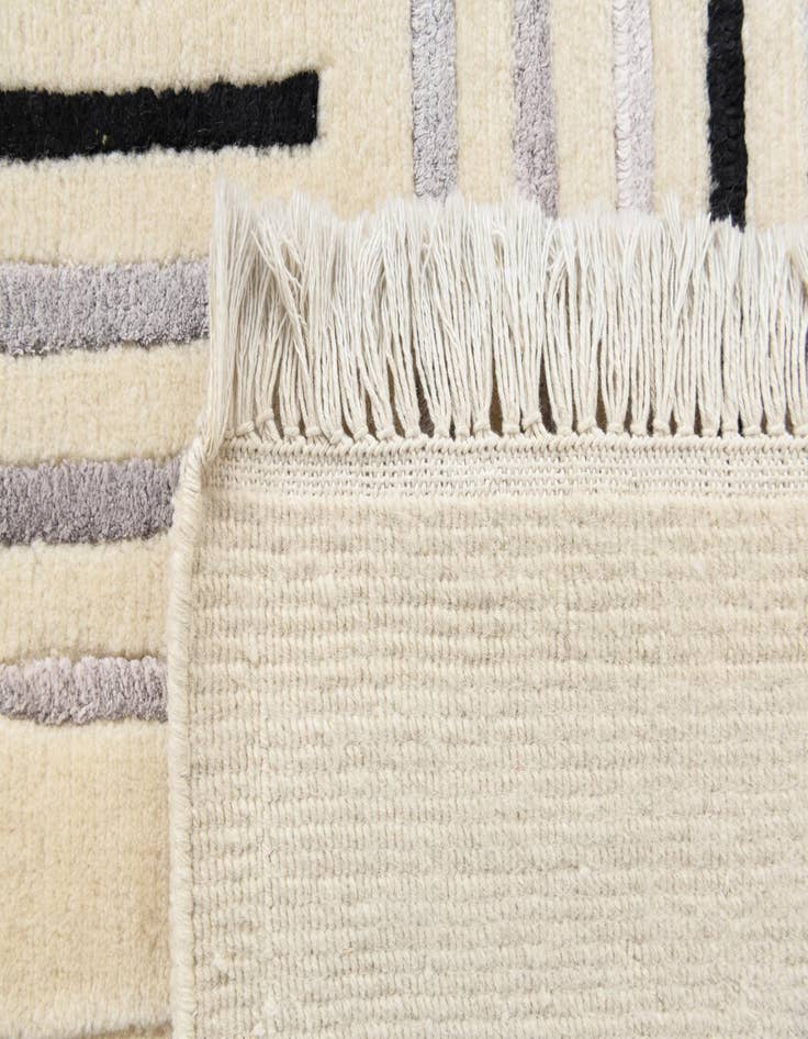 Detail image of 5' 7 x 8'  Hand Knotted Darya Wool Rug