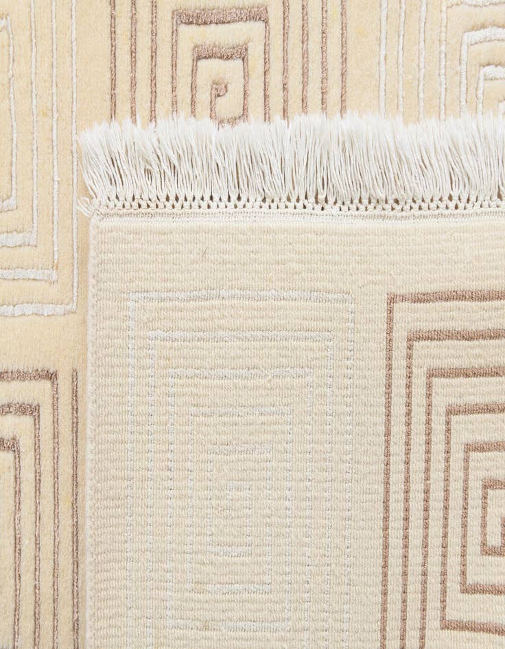 Detail image of 5' 8 x 7' 9 Darya Rug
