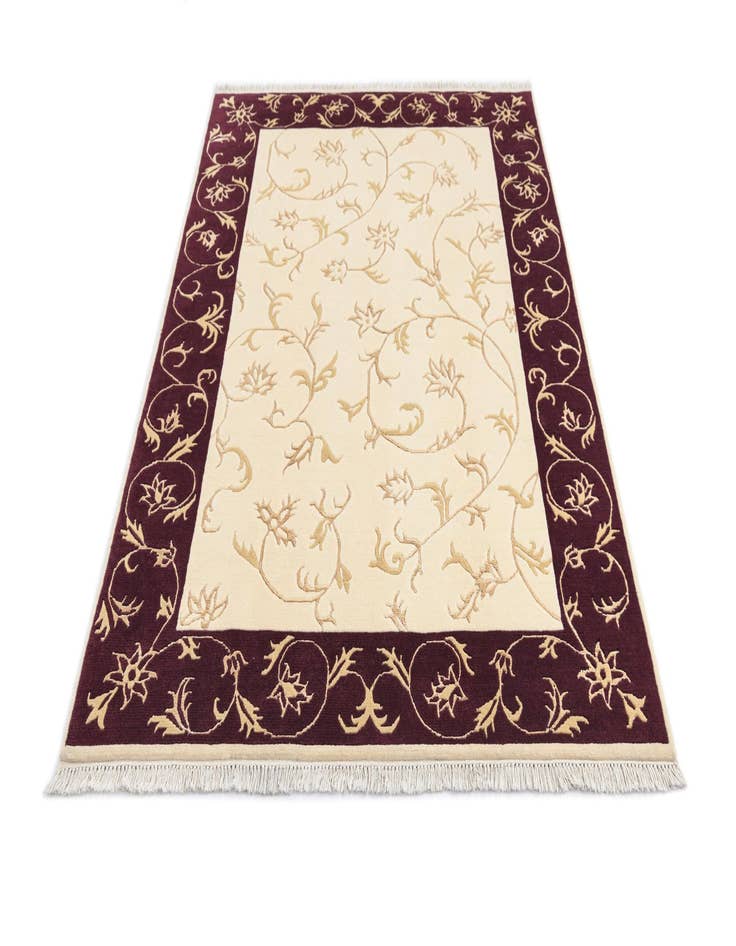 Detail image of 4' 8 x 6' 9 Hand Knotted Darya Rug