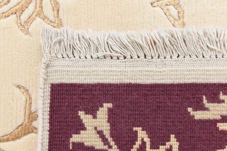 Detail image of 4' 8 x 6' 9 Hand Knotted Darya Rug