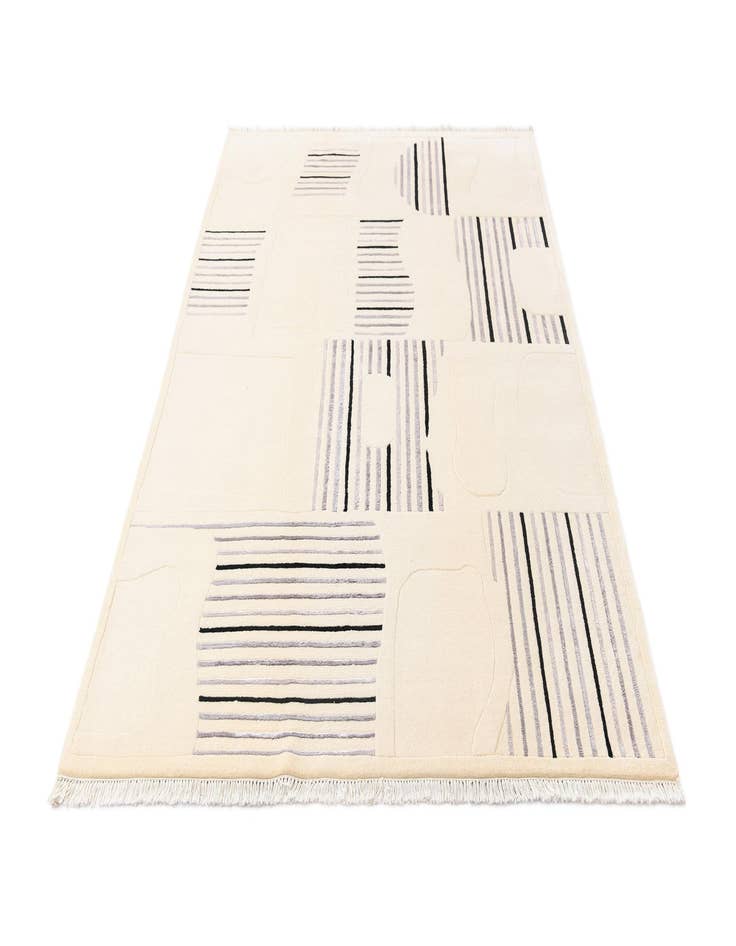 Detail image of 5' 8 x 8' Darya Rug