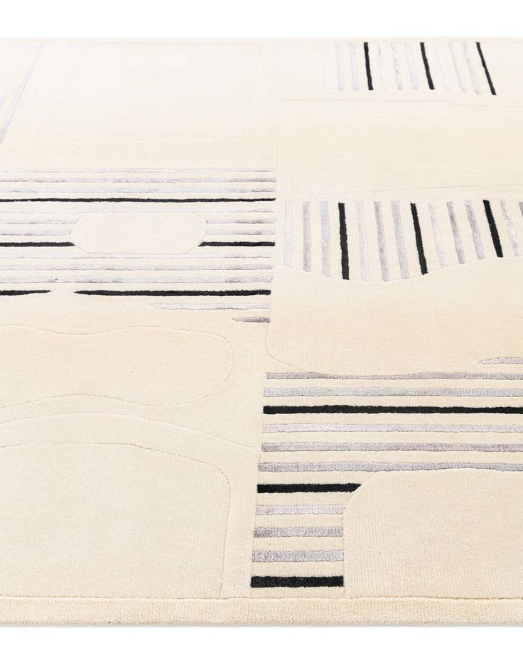 Detail image of 5' 8 x 8' Darya Rug