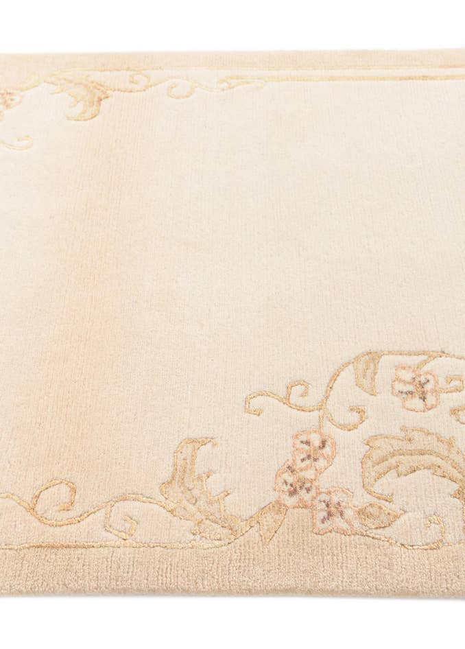 Detail image of 2' 7 x 4' 6 Hand Knotted Darya Wool Rug