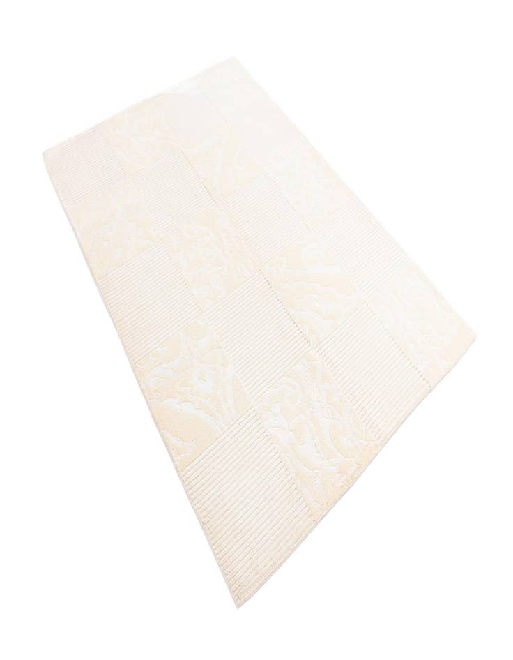 Detail image of 4' x 6' Darya Rug