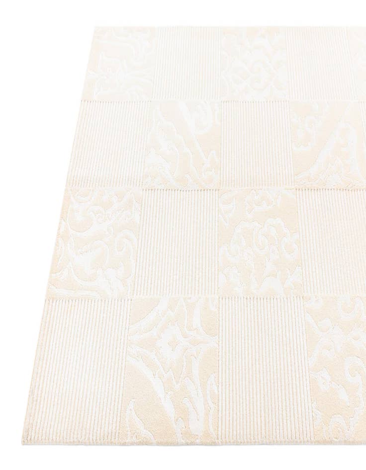 Detail image of 4' x 6' Darya Rug